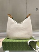 ⁦حقيبة غوتشي الجلدية⁩ - الصورة ⁦2⁩