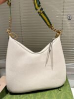 ⁦حقيبة غوتشي الجلدية⁩ - الصورة ⁦4⁩