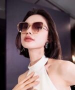 ⁦نظارات شمسية جديدة بإطار مربع من غوتشي⁩ - الصورة ⁦2⁩