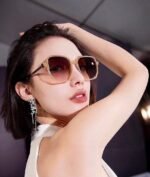 ⁦نظارات شمسية جديدة بإطار مربع من غوتشي⁩ - الصورة ⁦3⁩
