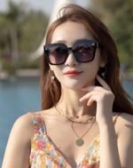 ⁦نظارات شمسية غوتشي بتصميم كلاسيكي بإطار مربع⁩ - الصورة ⁦2⁩