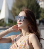 ⁦نظارات شمسية غوتشي بتصميم كلاسيكي بإطار مربع⁩ - الصورة ⁦3⁩