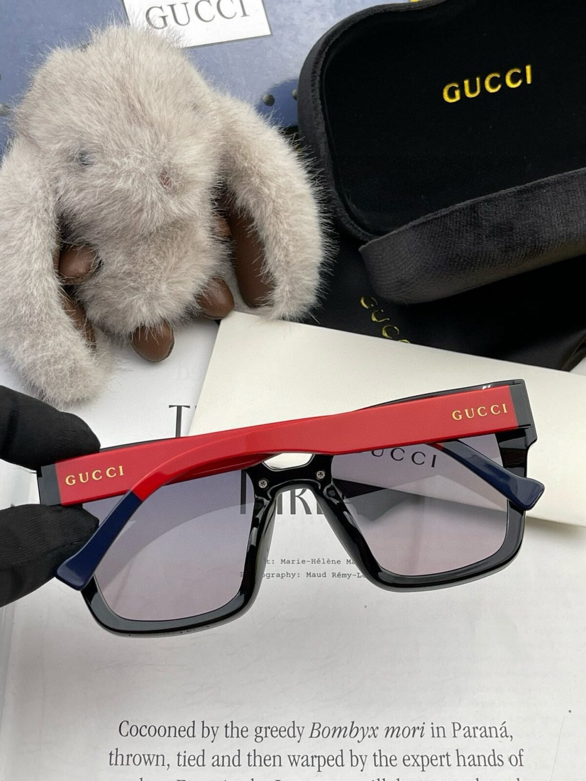 ⁦نظارات شمسية غوتشي بتصميم كلاسيكي بإطار مربع⁩ - الصورة ⁦5⁩