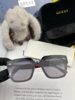 ⁦نظارات شمسية غوتشي بتصميم كلاسيكي بإطار مربع⁩ - الصورة ⁦6⁩