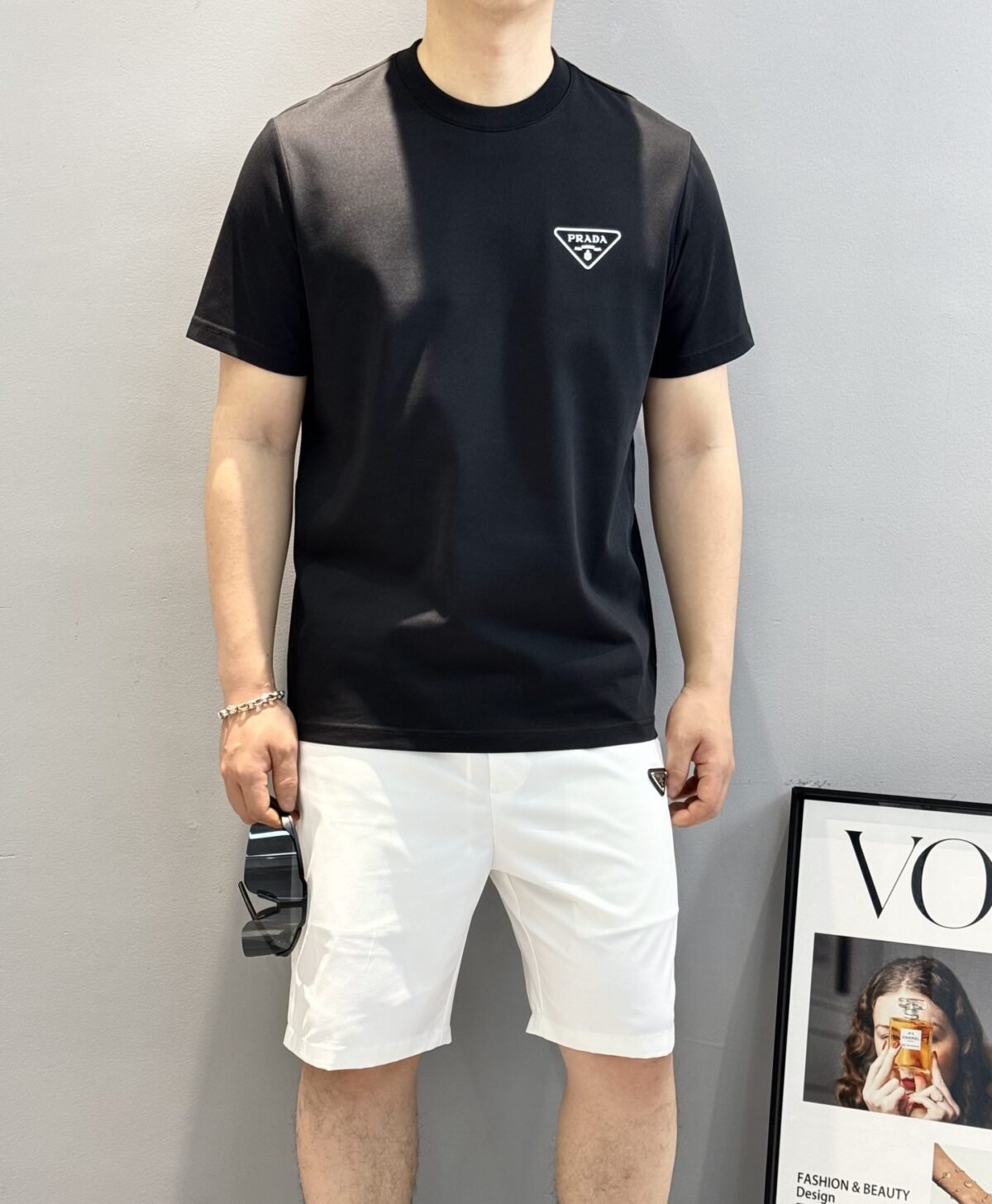 ⁦برادا نيو تي شيرت قصيرة الأكمام ، رقبة مستديرة⁩ - الصورة ⁦1⁩