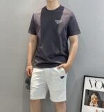 ⁦برادا نيو تي شيرت قصيرة الأكمام ، رقبة مستديرة⁩ - الصورة ⁦3⁩