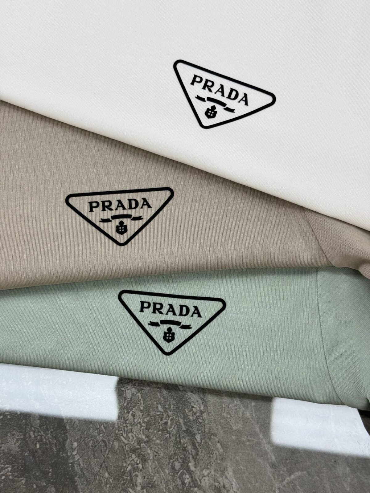 ⁦برادا نيو تي شيرت قصيرة الأكمام ، رقبة مستديرة⁩ - الصورة ⁦8⁩