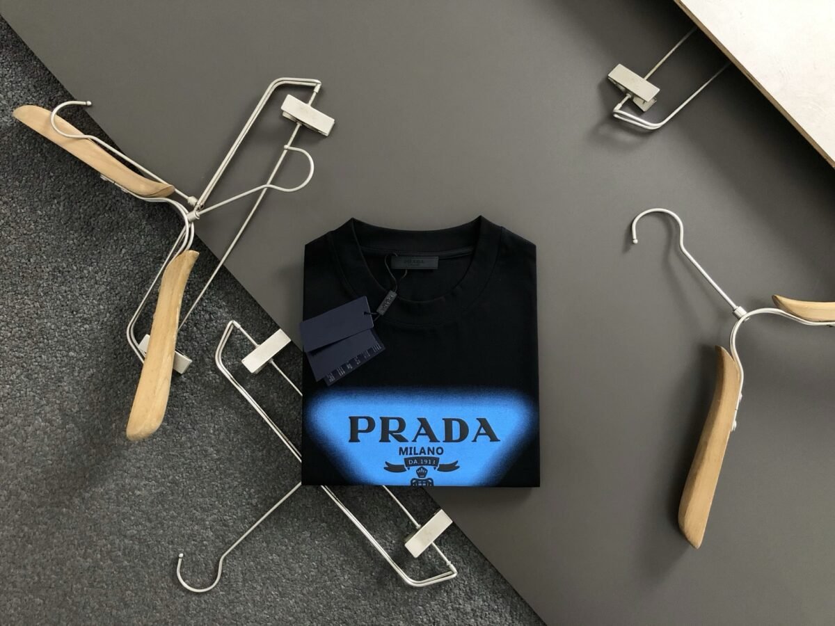 ⁦تي شيرت كلاسيكي بأكمام قصيرة للربيع والصيف⁩ - الصورة ⁦2⁩