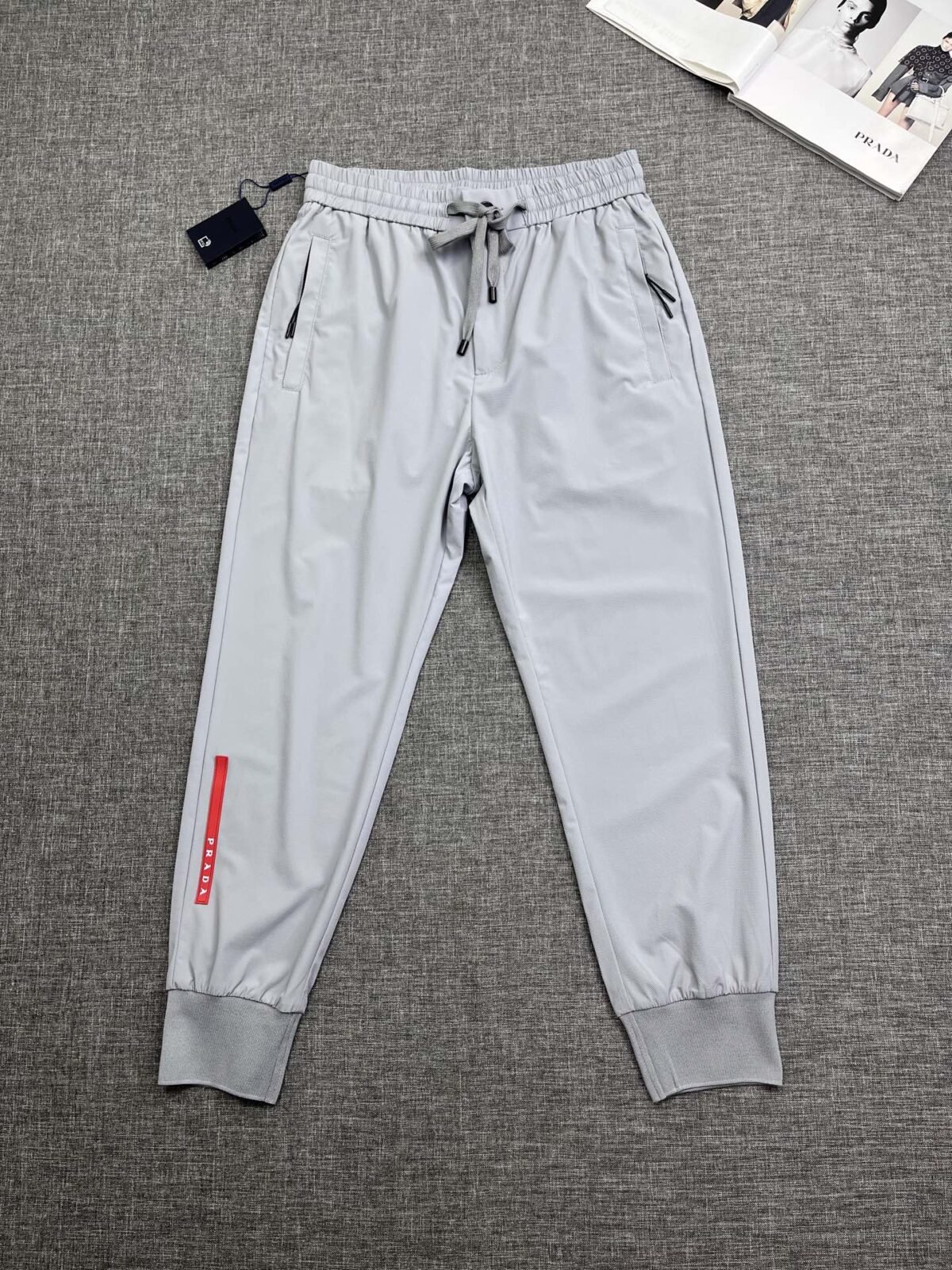 ⁦بنطلون برادا الرجالي الكاجوال الجديد⁩ - الصورة ⁦3⁩