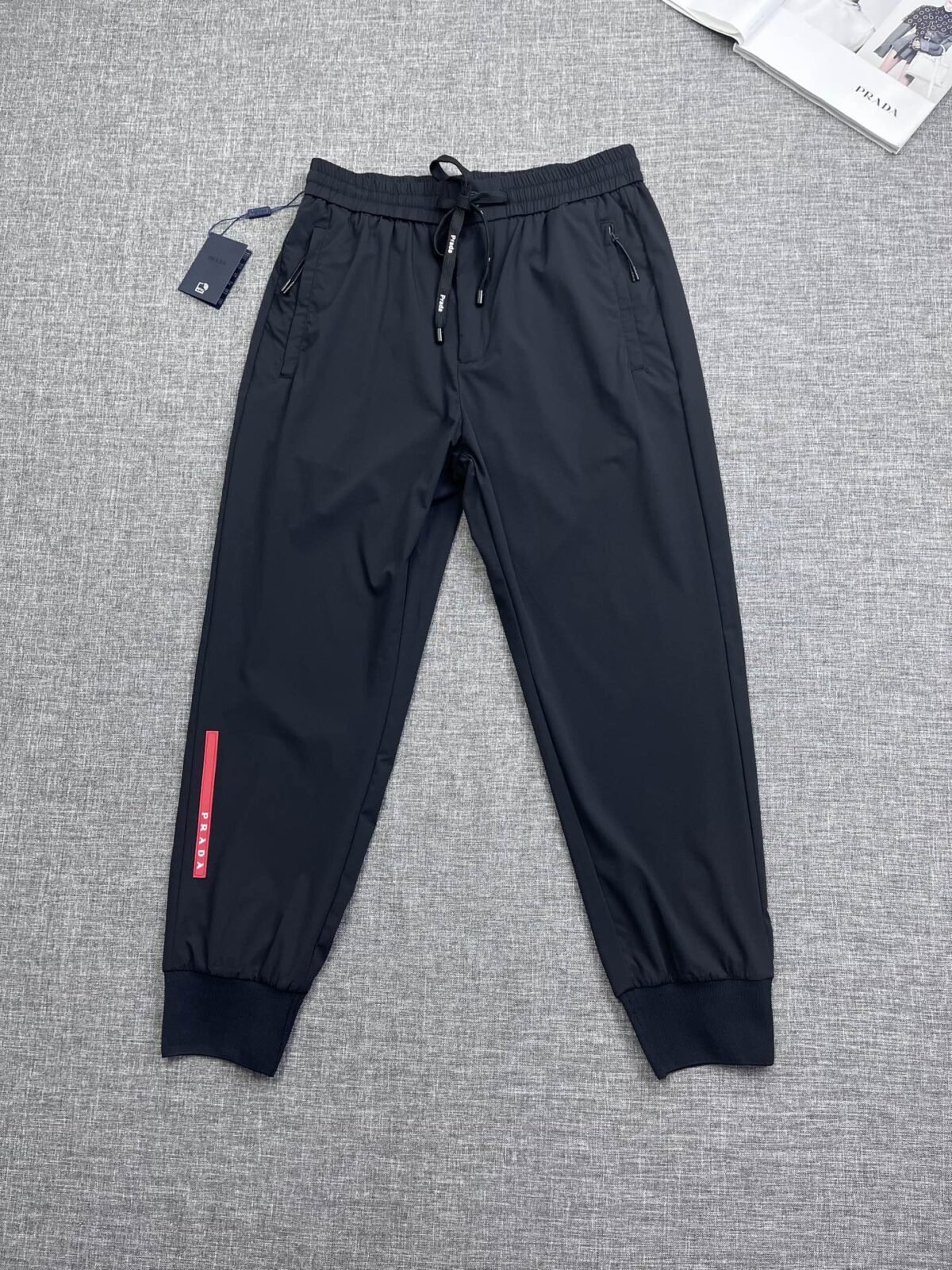 ⁦بنطلون برادا الرجالي الكاجوال الجديد⁩ - الصورة ⁦2⁩