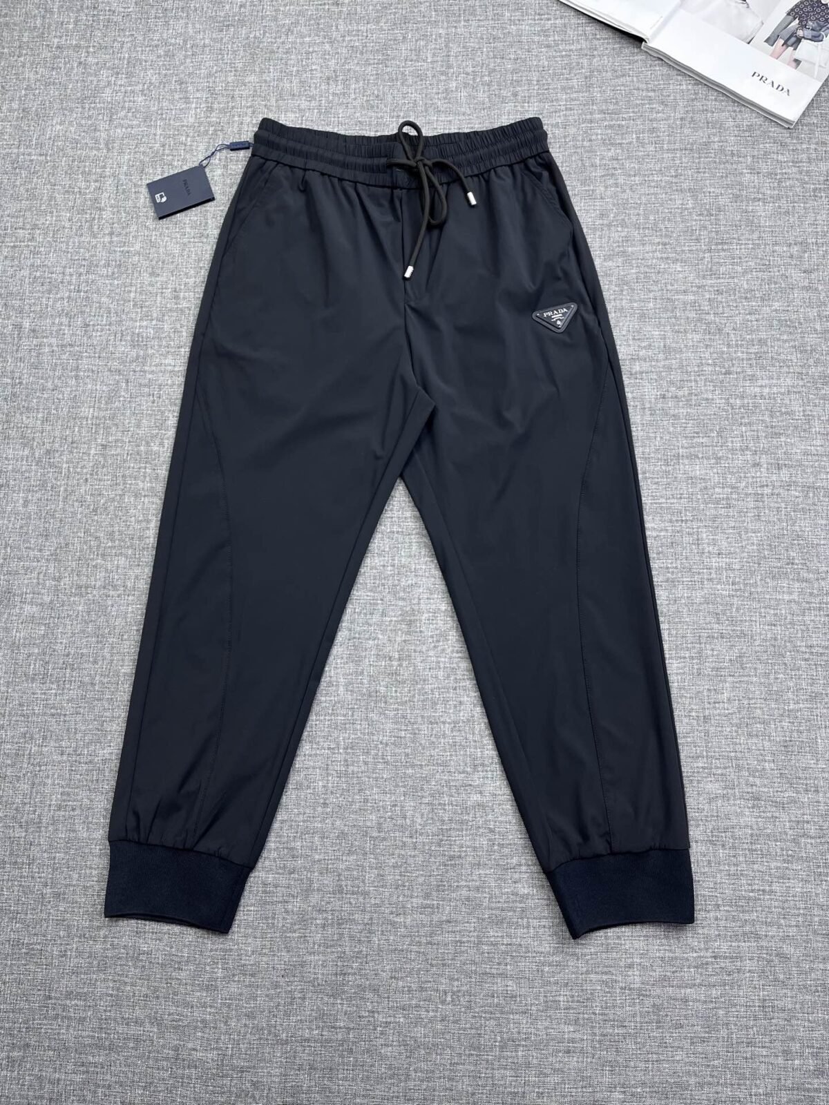 ⁦بنطلون برادا الرجالي الكاجوال الجديد⁩ - الصورة ⁦2⁩