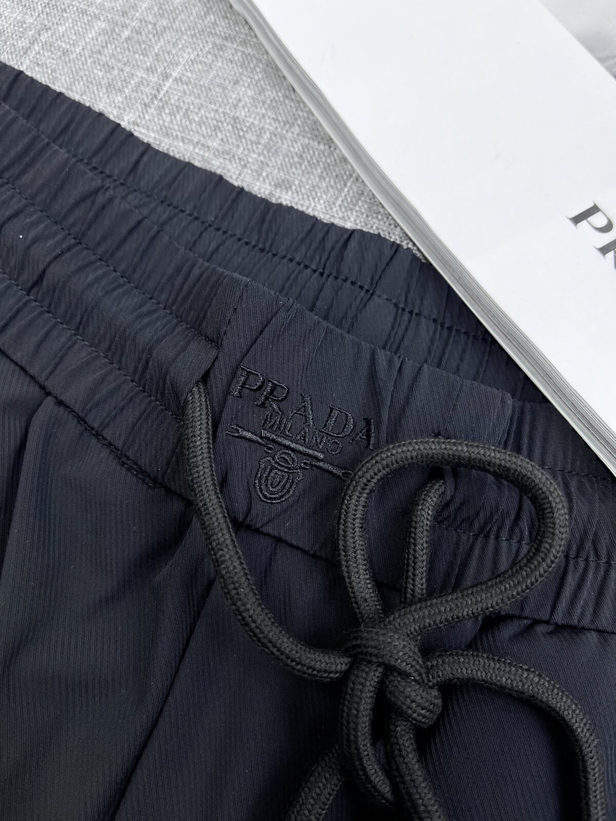 ⁦بنطلون برادا الرجالي الكاجوال الجديد⁩ - الصورة ⁦6⁩