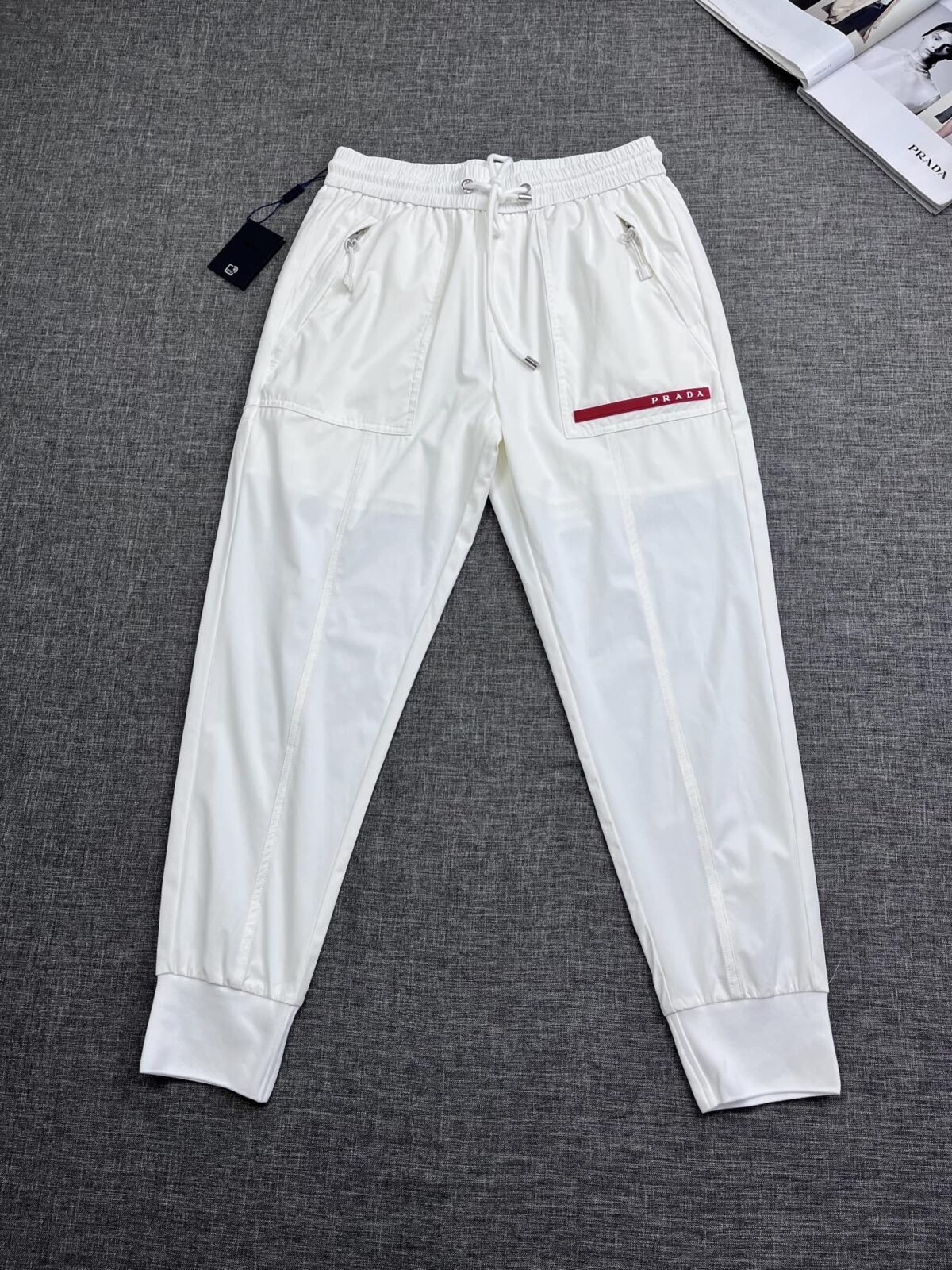 ⁦بنطلون رجالي كاجوال جديد من برادا⁩ - الصورة ⁦4⁩