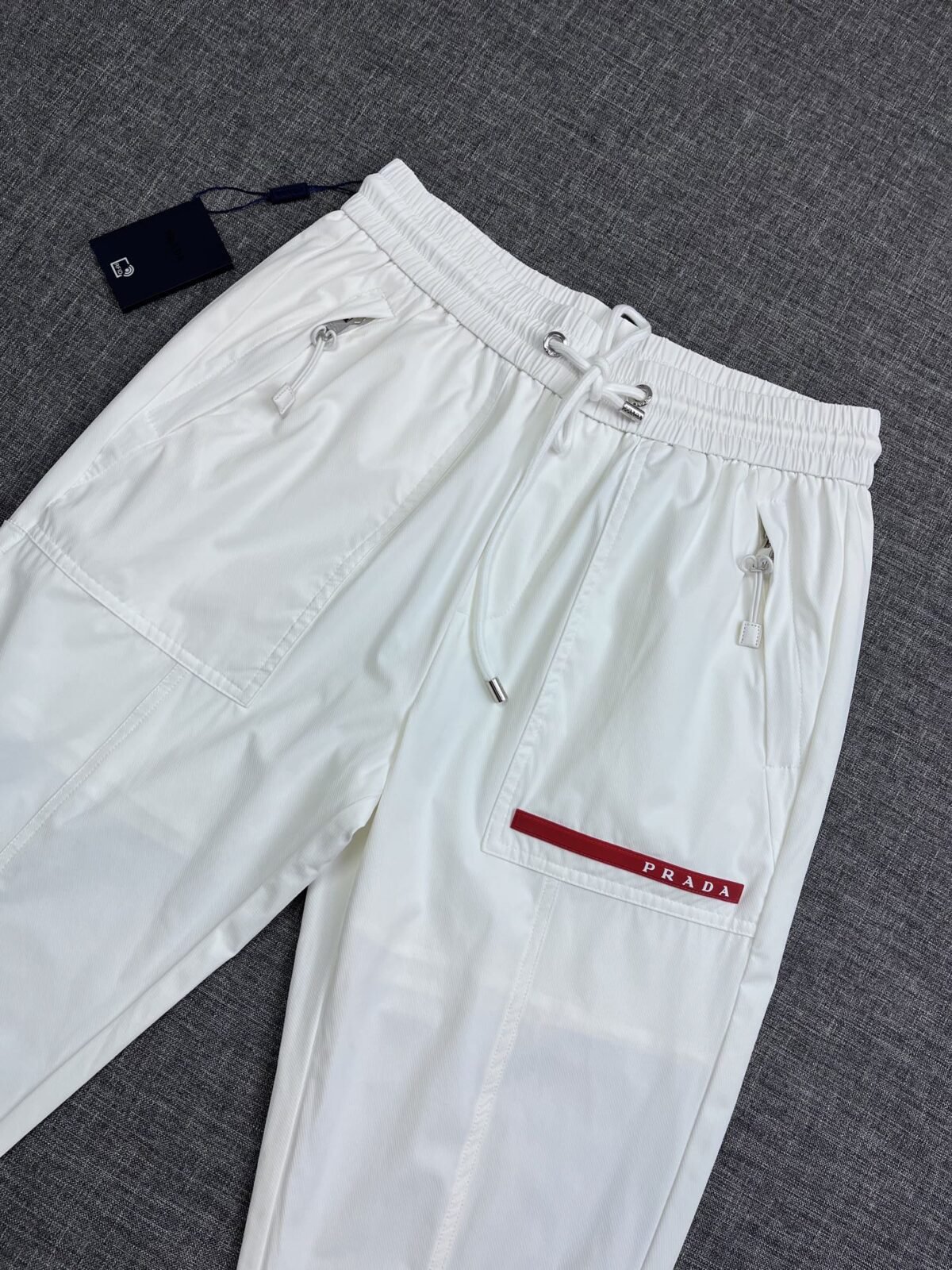 ⁦بنطلون رجالي كاجوال جديد من برادا⁩ - الصورة ⁦7⁩