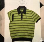 ⁦قميص بولو برادا الجديد المخطط بألوان متباينة مع شعار قصير مطرز⁩ - الصورة ⁦5⁩