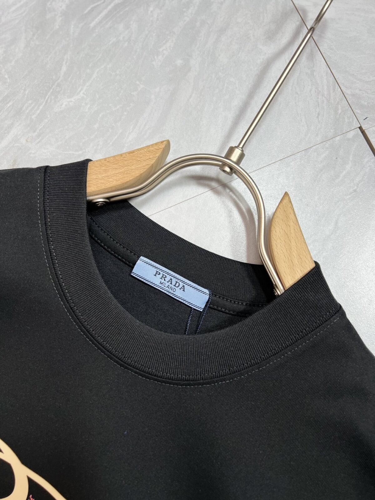 ⁦تيشيرت برادا الجديد لربيع وصيف⁩ - الصورة ⁦5⁩