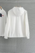 ⁦جاكيت برادا الجديد بغطاء رأس مقاوم للماء⁩ - الصورة ⁦3⁩