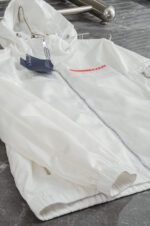 ⁦جاكيت برادا الجديد بغطاء رأس مقاوم للماء⁩ - الصورة ⁦8⁩