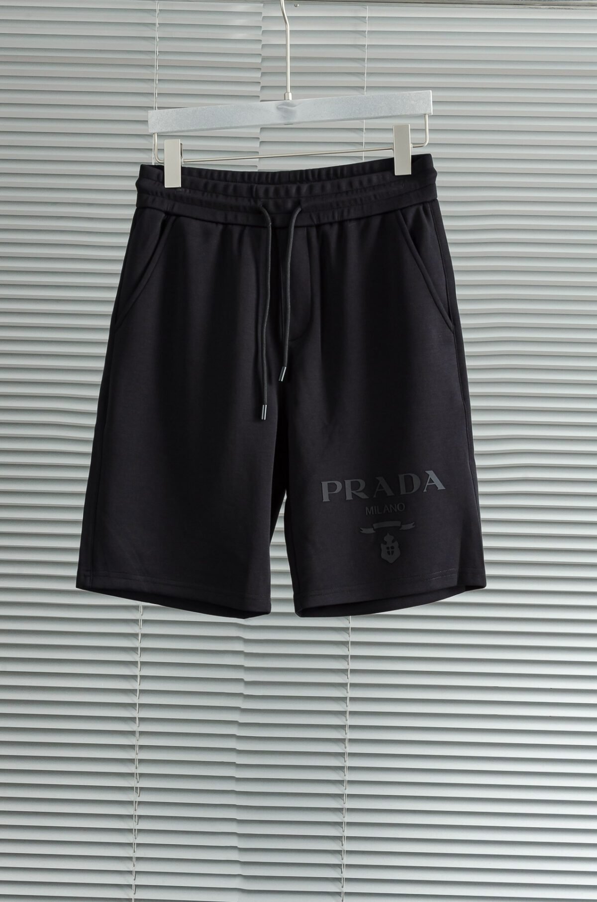 wsxc1747176861094_0 شورت قطني من برادا، موديل ربيع وصيف جديد - الصورة 1