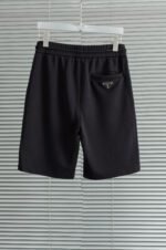 ⁦شورت قطني من برادا، موديل ربيع وصيف جديد⁩ - الصورة ⁦2⁩