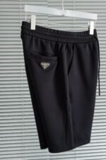 ⁦شورت قطني من برادا، موديل ربيع وصيف جديد⁩ - الصورة ⁦3⁩