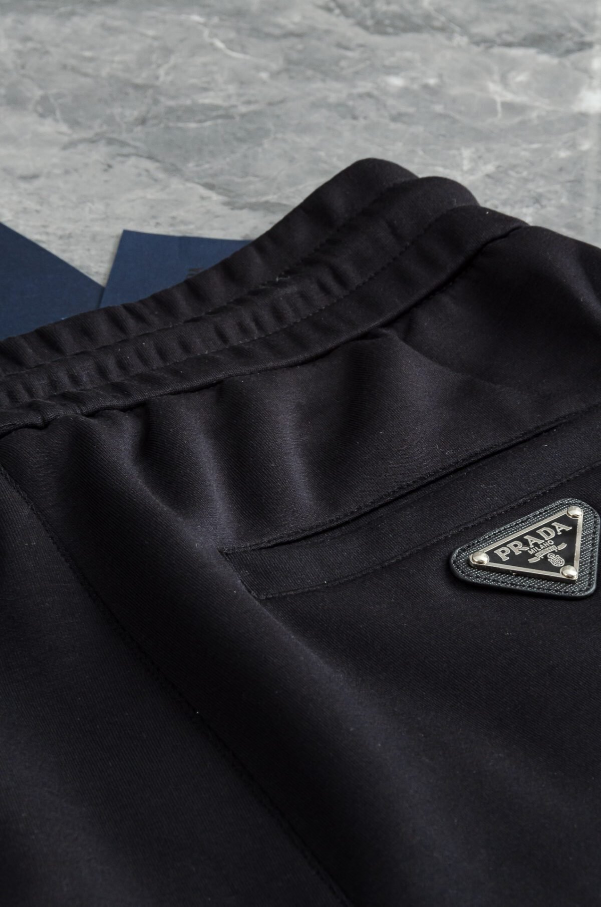 ⁦شورت قطني من برادا، موديل ربيع وصيف جديد⁩ - الصورة ⁦5⁩