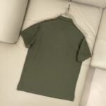 ⁦قميص بولو برادا قطني مريح وجيد التهوية⁩ - الصورة ⁦2⁩