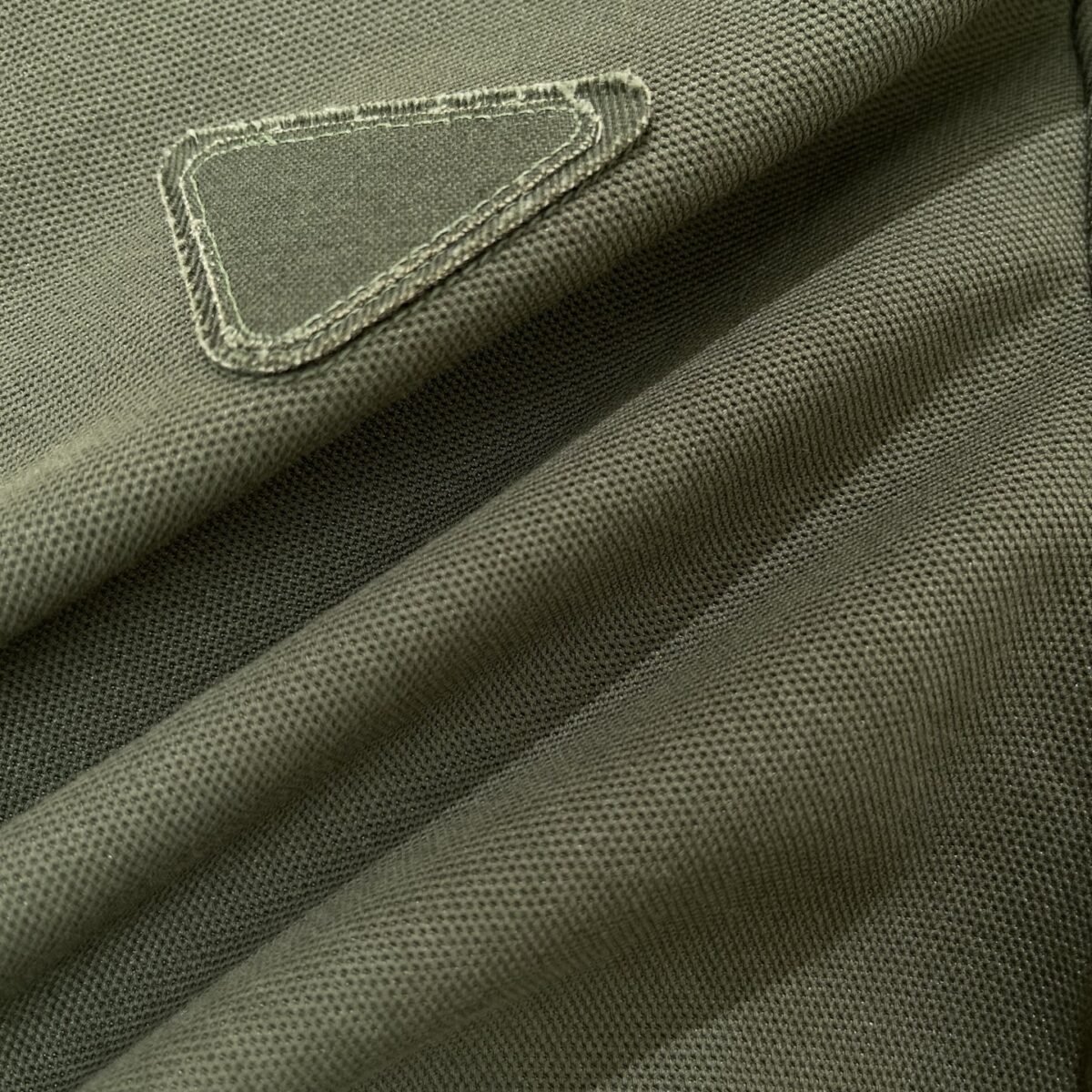 ⁦قميص بولو برادا قطني مريح وجيد التهوية⁩ - الصورة ⁦8⁩