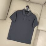 ⁦قميص بولو برادا قطني مريح وجيد التهوية⁩ - الصورة ⁦4⁩