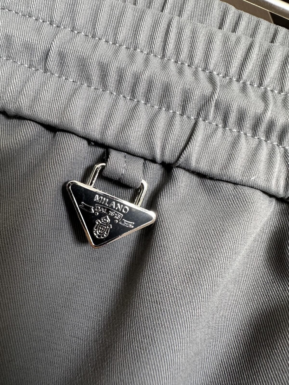 ⁦بنطال برادا الجديد من القطن الخفيف برباط⁩ - الصورة ⁦7⁩