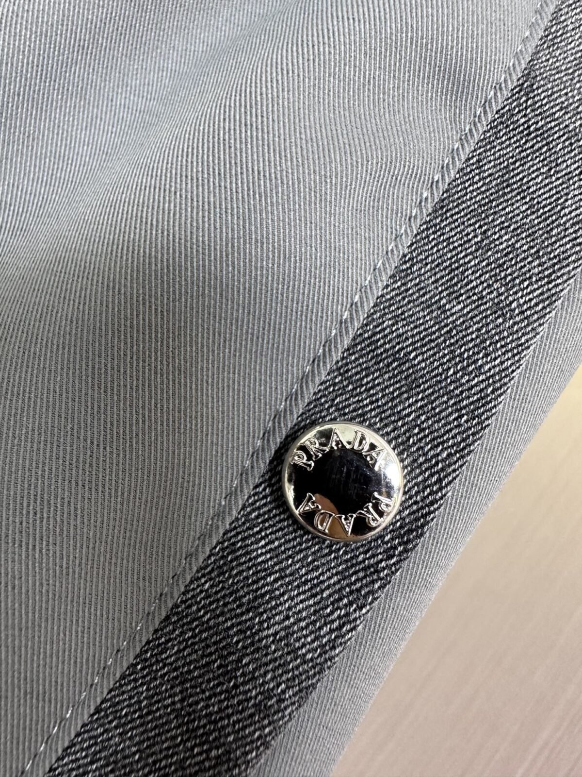 ⁦بنطال برادا الجديد من القطن الخفيف برباط⁩ - الصورة ⁦9⁩