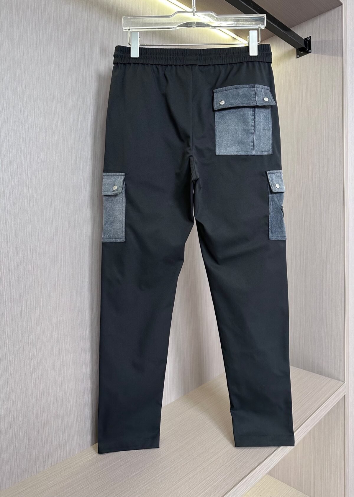 ⁦بنطال برادا الكلاسيكي الجديد⁩ - الصورة ⁦2⁩