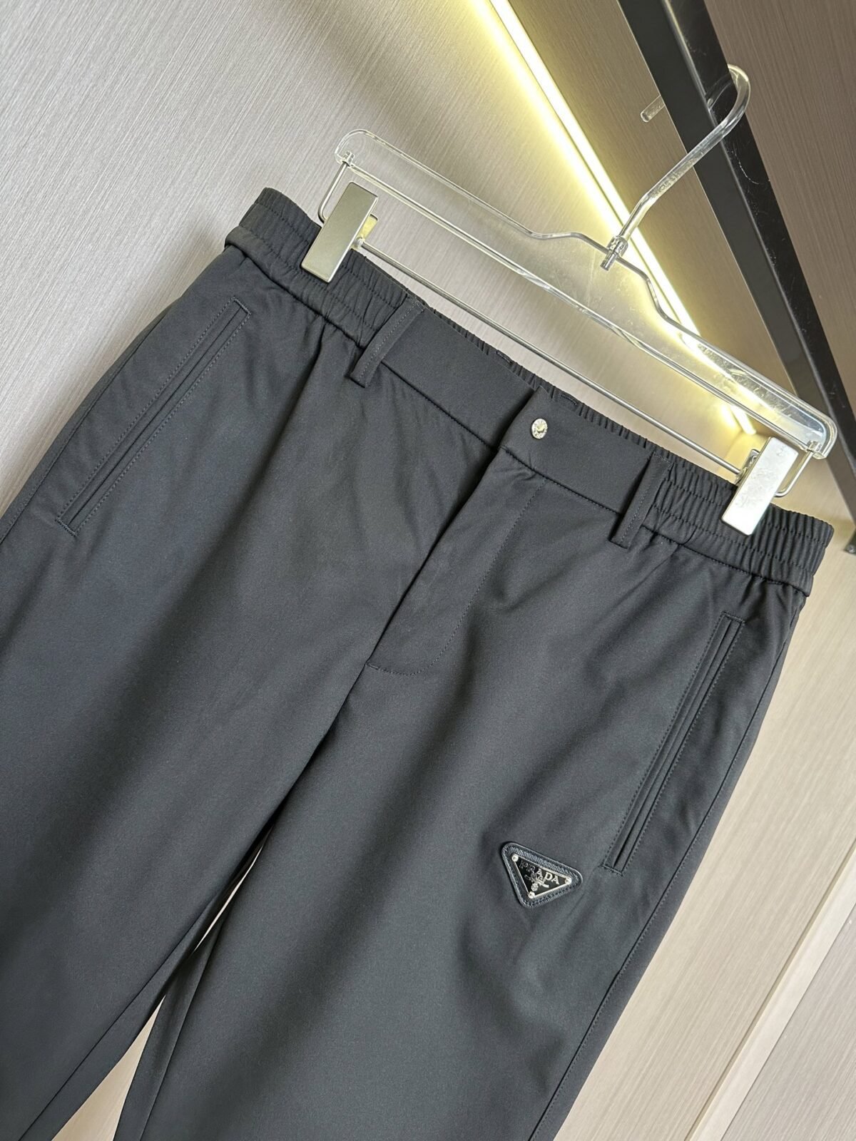 ⁦بنطلون برادا الكاجوال الجديد للربيع والصيف، كلاسيكي فاخر.⁩ - الصورة ⁦4⁩