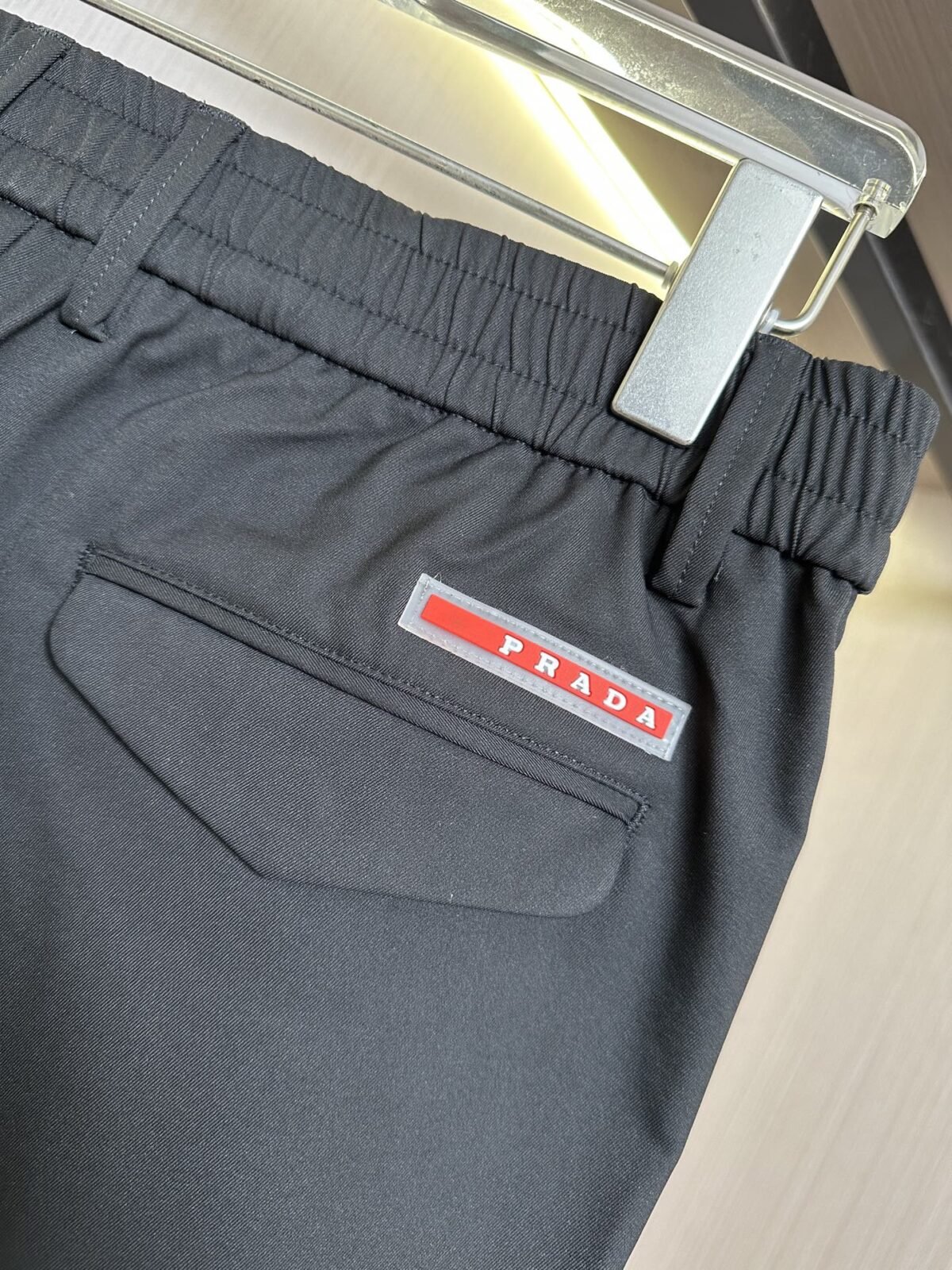 ⁦بنطلون برادا الكاجوال الجديد للربيع والصيف، كلاسيكي فاخر.⁩ - الصورة ⁦5⁩