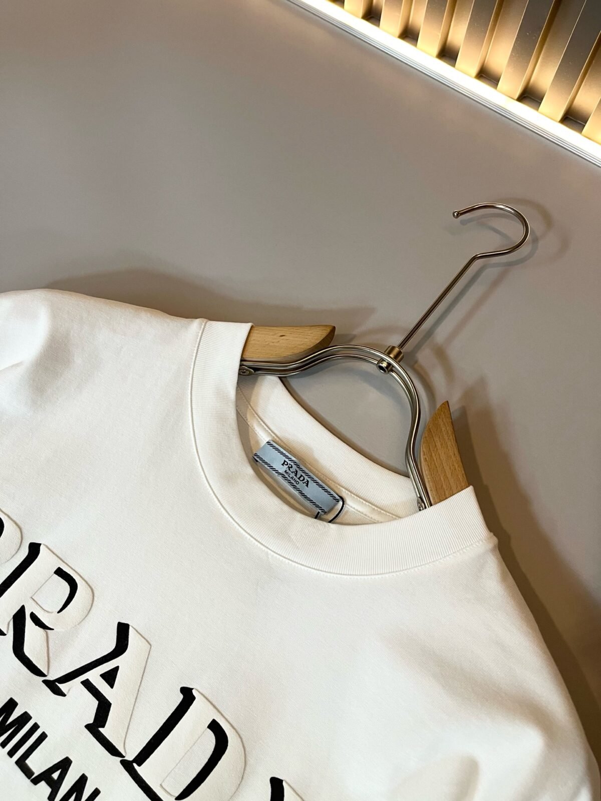 ⁦تيشيرت برادا الجديد بأكمام قصيرة للجنسين⁩ - الصورة ⁦6⁩