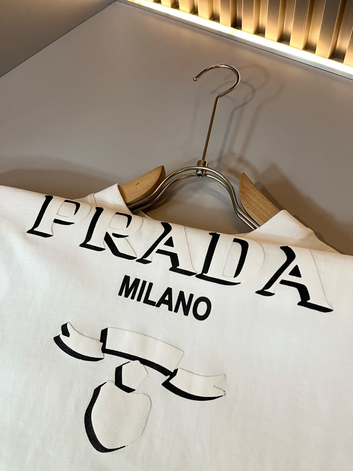 ⁦تيشيرت برادا الجديد بأكمام قصيرة للجنسين⁩ - الصورة ⁦7⁩