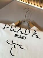 ⁦تيشيرت برادا الجديد بأكمام قصيرة للجنسين⁩ - الصورة ⁦7⁩