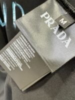 ⁦تيشيرت برادا الجديد بأكمام قصيرة، ناعم الملمس⁩ - الصورة ⁦6⁩