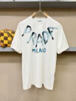 ⁦تيشيرت برادا الجديد بأكمام قصيرة، ناعم الملمس⁩ - الصورة ⁦2⁩