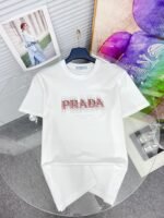 ⁦تيشيرت برادا ربيع وصيف، أحدث صيحات الموضة بياقة دائرية وأكمام قصيرة.⁩ - الصورة ⁦3⁩