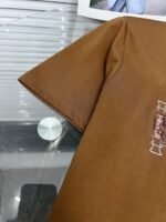 ⁦تيشيرت برادا ربيع وصيف، أحدث صيحات الموضة بياقة دائرية وأكمام قصيرة.⁩ - الصورة ⁦6⁩