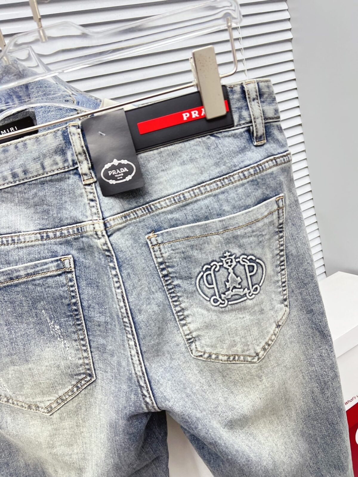 ⁦بنطال جينز برادا الرجالي، بتصميم عصري أنيق⁩ - الصورة ⁦6⁩