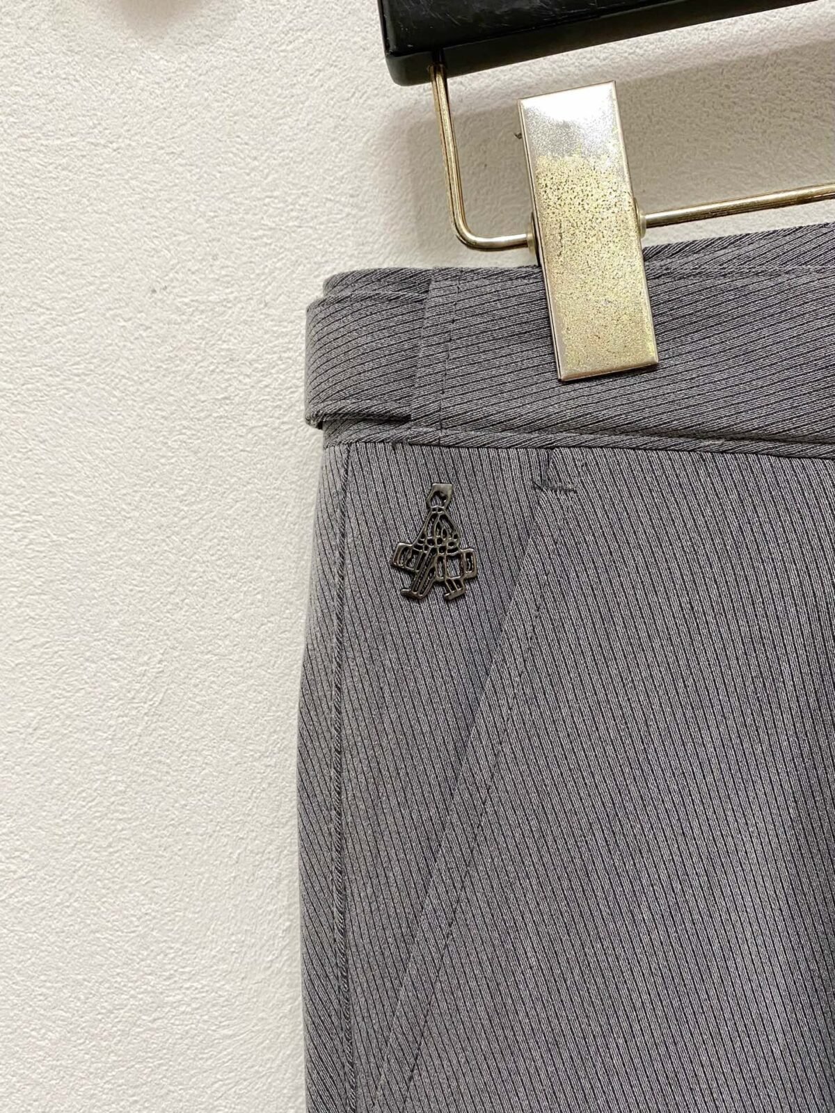 ⁦بنطال برادا كاجوال جديد وفاخر⁩ - الصورة ⁦5⁩