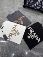 ⁦تيشيرت برادا الصيفي الجديد بأكمام قصيرة وبتصميم بسيط⁩ - الصورة ⁦7⁩