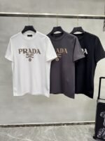 تيشيرت برادا الصيفي الجديد بأكمام قصيرة وبتصميم بسيط