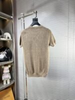 ⁦قميص برادا الجديد المحبوك بأكمام قصيرة⁩ - الصورة ⁦6⁩