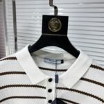 ⁦قميص بولو برادا الجديد المحبوك بأكمام قصيرة⁩ - الصورة ⁦7⁩