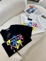 تيشيرت براد الصيفي الجديد، بتصميم عصري وبسيط بأكمام قصيرة، يتميز بتناغمه مع الملابس.