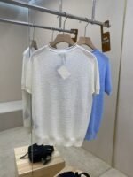 ⁦قميص برادا الجديد بياقة دائرية مجوفة⁩ - الصورة ⁦4⁩