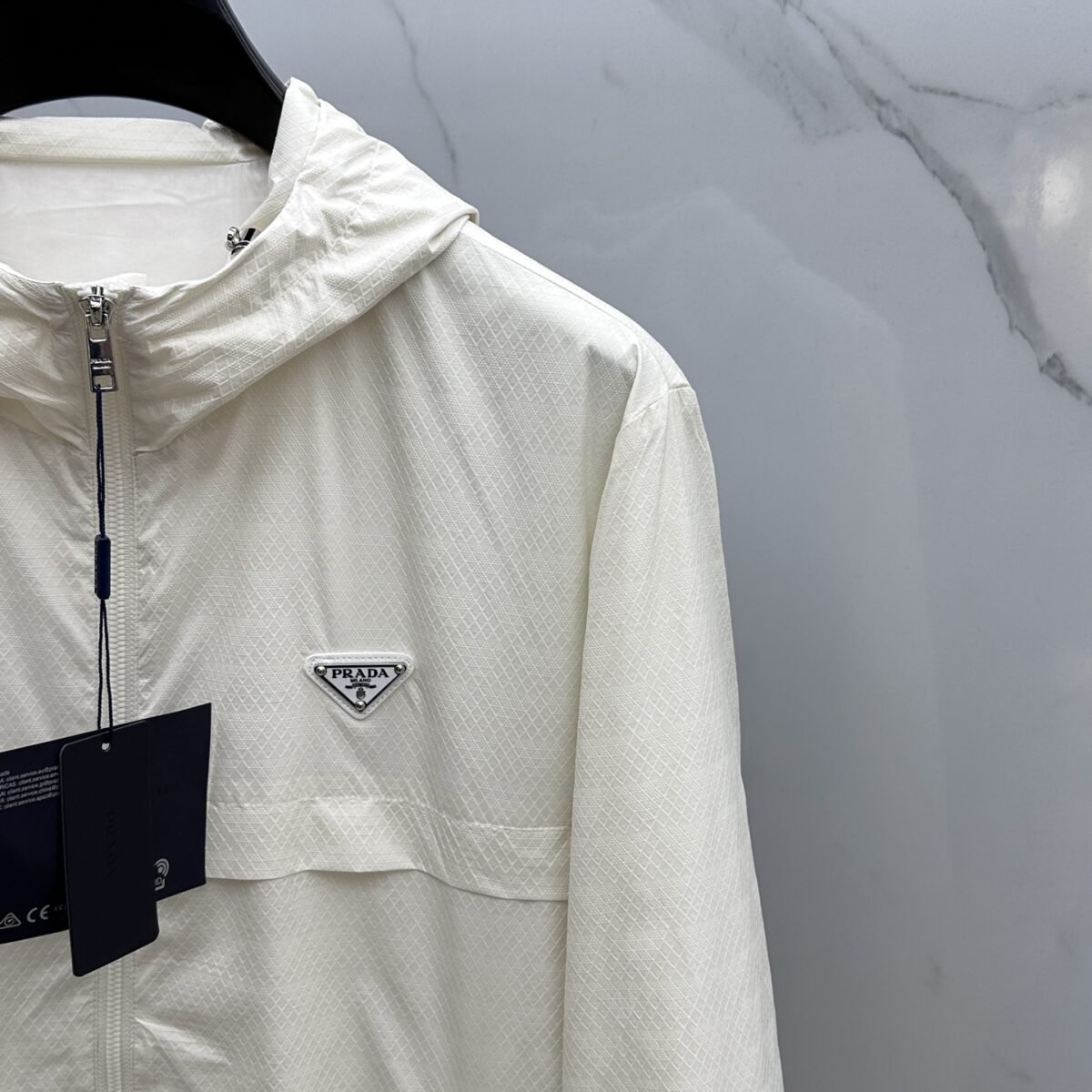 ⁦جاكيت برادا الرجالي الجديد بغطاء رأس⁩ - الصورة ⁦6⁩